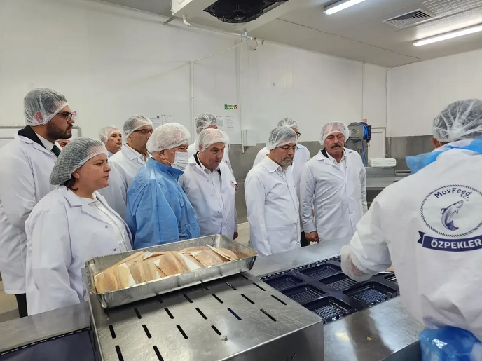 Yumaklı ve Tin, Özpekler Su Ürünleri Üretim Tesisini İnceledi