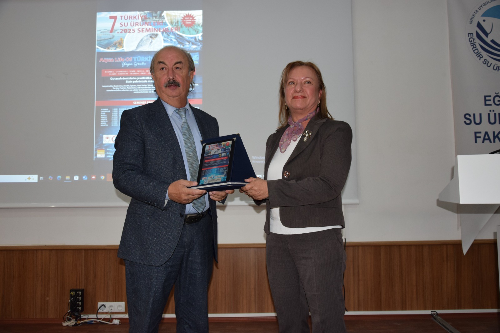 7. Türkiye Su Ürünleri Seminerleri Isparta'da Sektörün Geleceğine Işık Tuttu